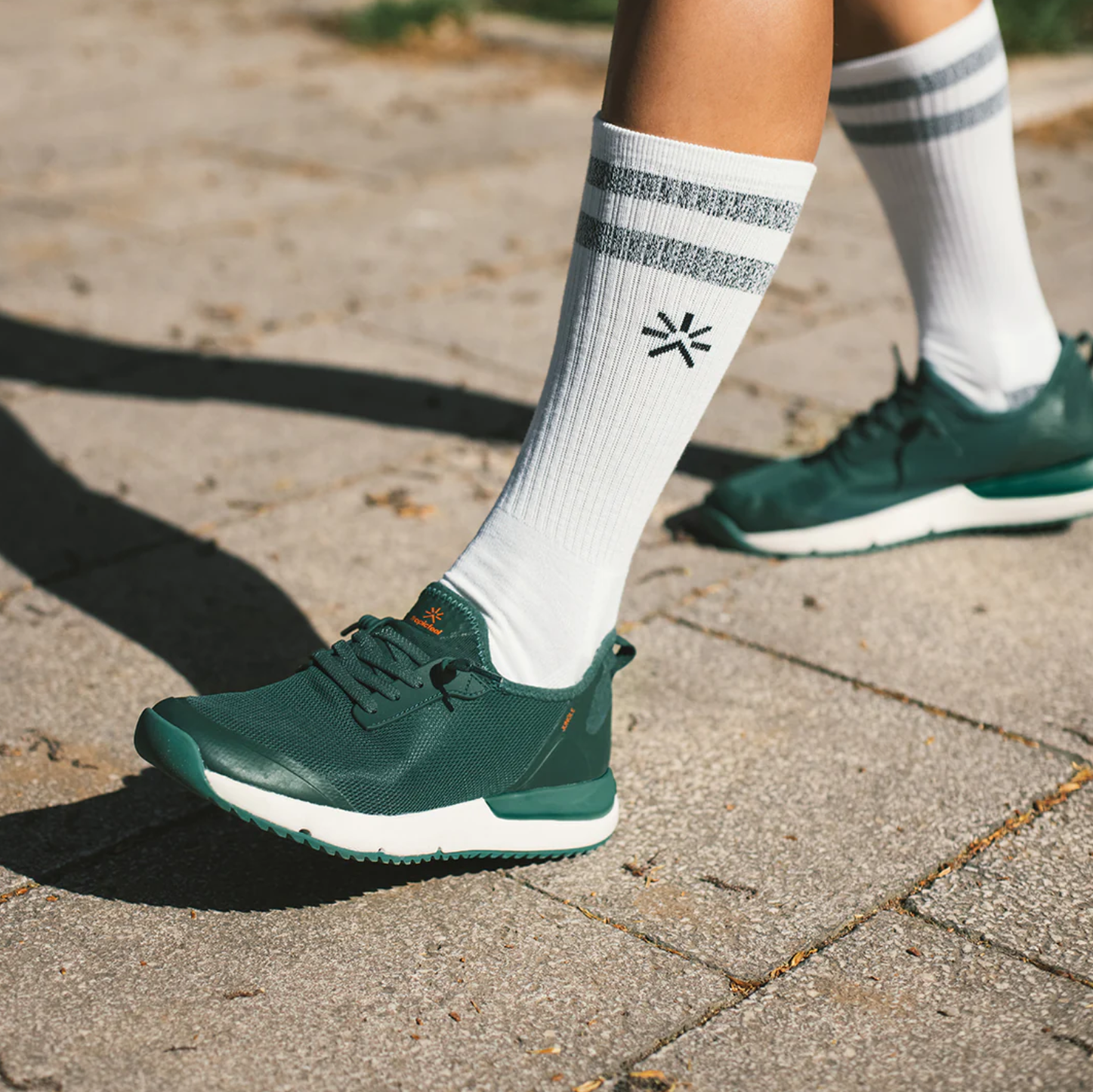 Coolmax Travel Socks x3 White