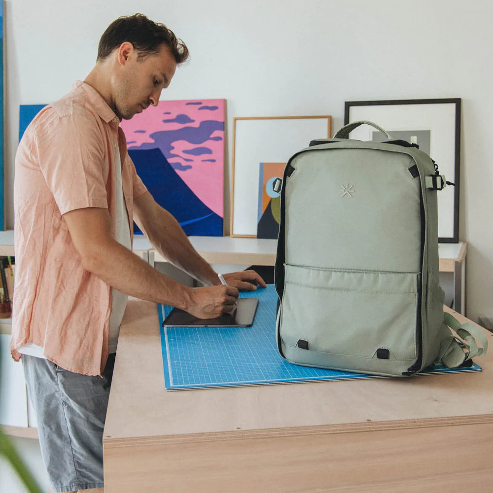 Nest Backpack Desert Green